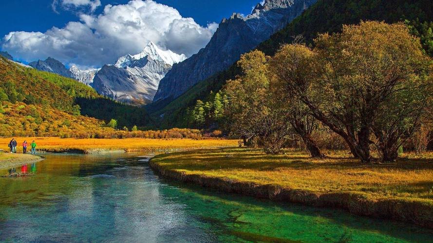酥油茶、奶渣饼、牦牛酸奶，川西真的太太太好吃了！