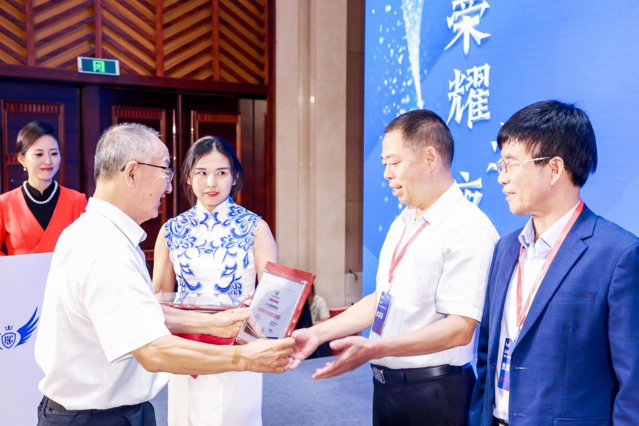 喜讯！武隆喀斯特旅游区又荣获两项殊荣