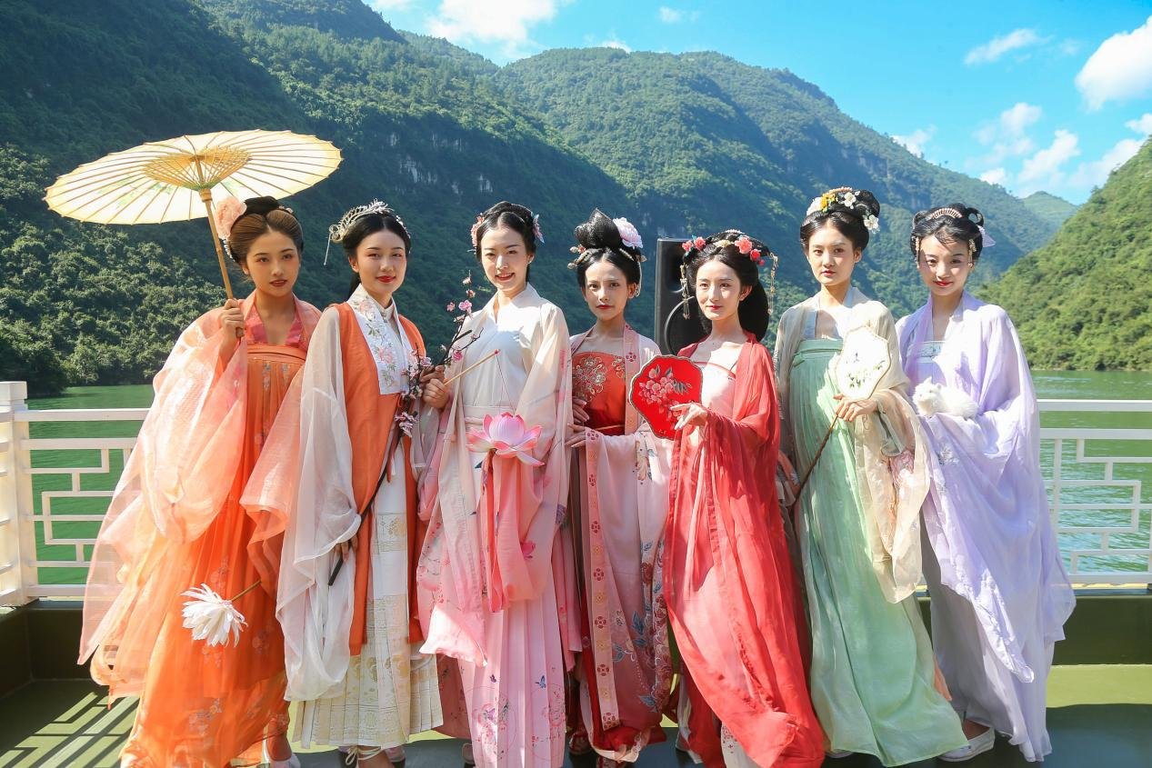 趣看武隆｜“武隆芙蓉仙女”汉服春游季 邀您共赴一场仙界之旅