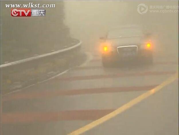 仙女山景区主干道铺装抗滑线 确保游客出行安全