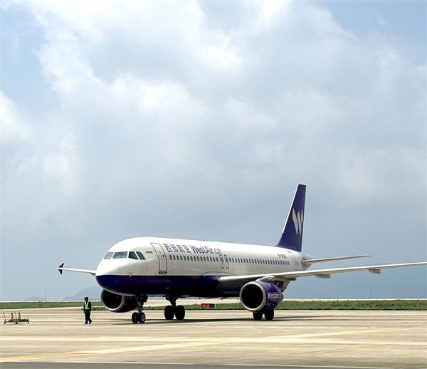 武隆景区迎179名“南京包机直飞深度游”游客