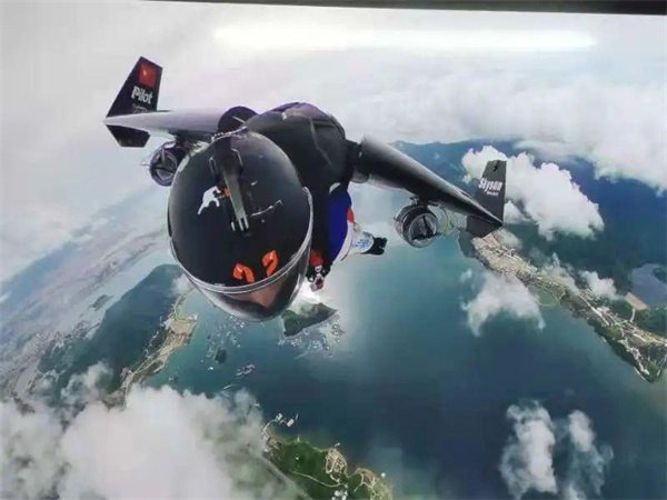 “亚洲飞人”即将挑战极限武隆 首次穿越天生三桥