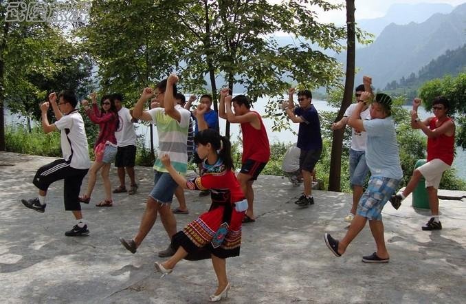 土家族民俗摆手舞