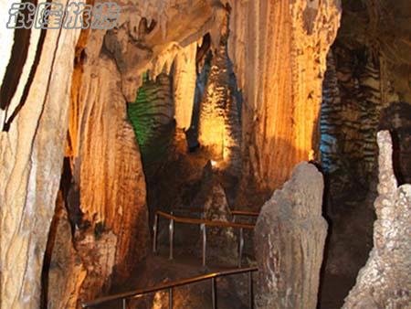 芙蓉洞有个“海底龙宫”