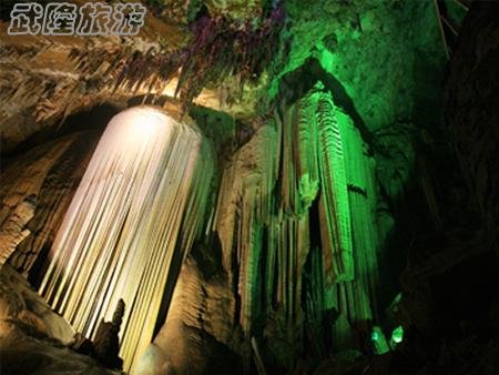 芙蓉洞景点之“巨幕飞瀑”