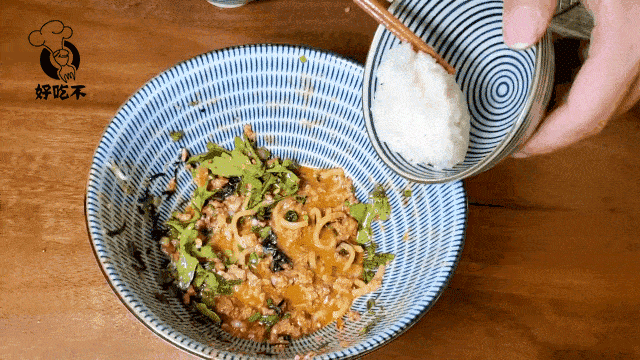 纽约第一家日式油泼面+宝藏小酒馆新张！进去的居然都被上了一课？