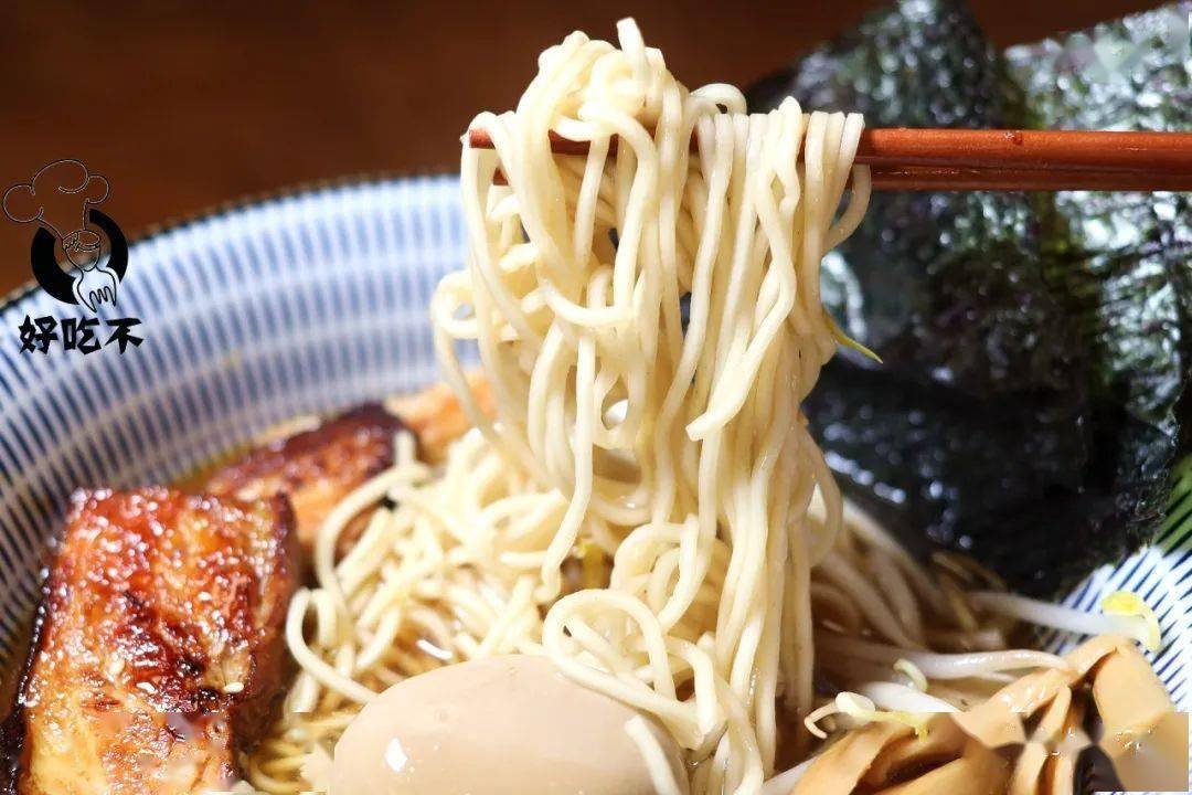 纽约第一家日式油泼面+宝藏小酒馆新张！进去的居然都被上了一课？