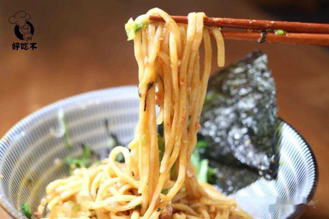 纽约第一家日式油泼面+宝藏小酒馆新张！进去的居然都被上了一课？