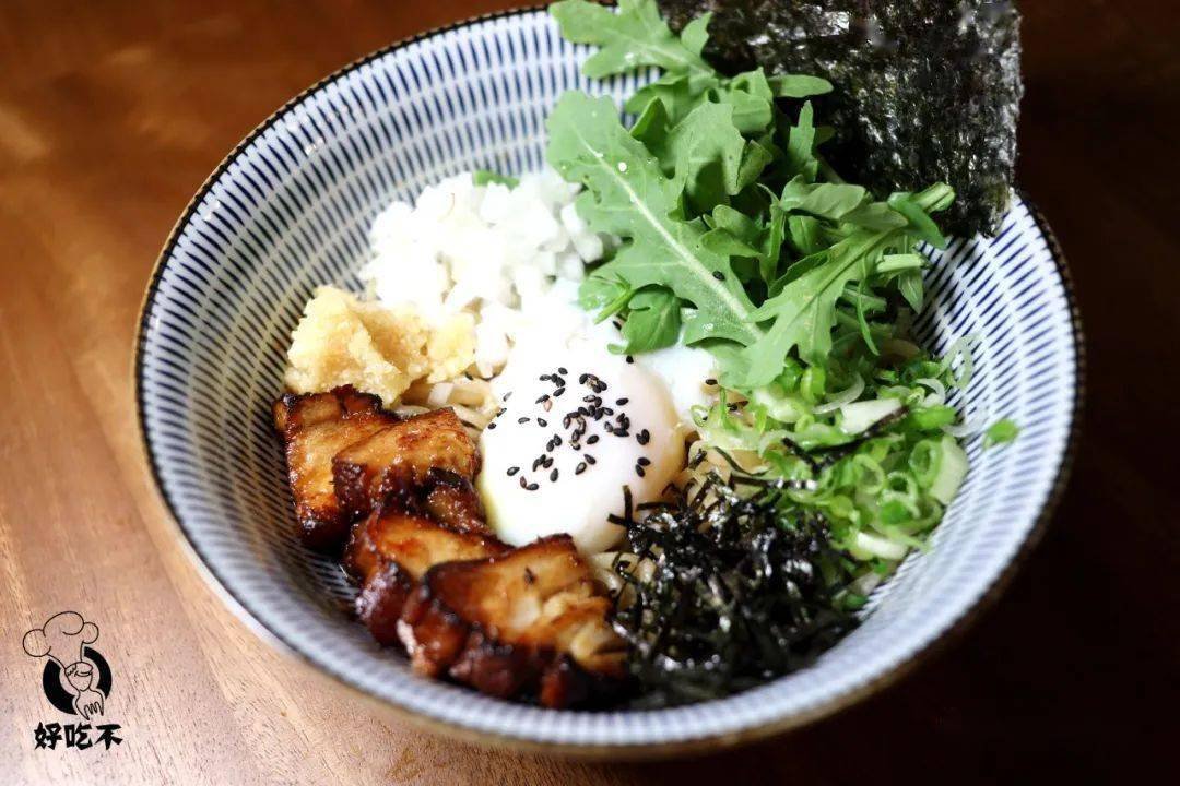 纽约第一家日式油泼面+宝藏小酒馆新张！进去的居然都被上了一课？