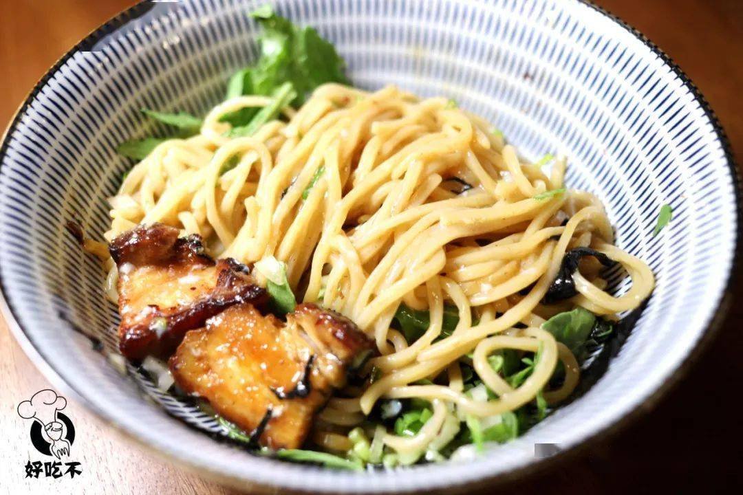 纽约第一家日式油泼面+宝藏小酒馆新张！进去的居然都被上了一课？