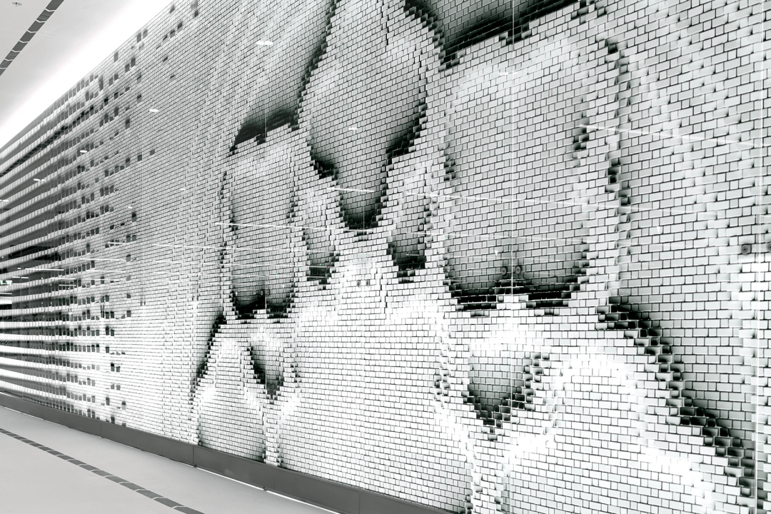 荷兰这个8000㎡自行车停车场，一面沉浸式的玻璃墙美翻了，网友：别人家的“自行车棚”