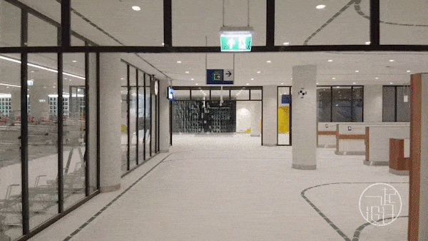 荷兰这个8000㎡自行车停车场，一面沉浸式的玻璃墙美翻了，网友：别人家的“自行车棚”