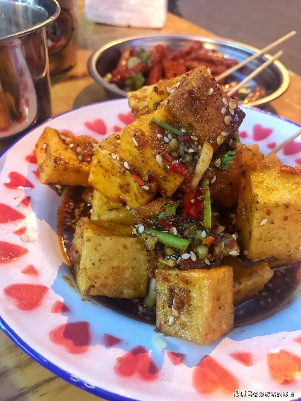 安利一万次都不如亲自去吃一次，中国“肥肠之都”，封神了！