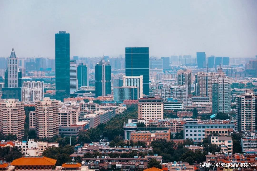 北国最有韵味的老城，十里银杏火上热搜！济南，请你秋天来！