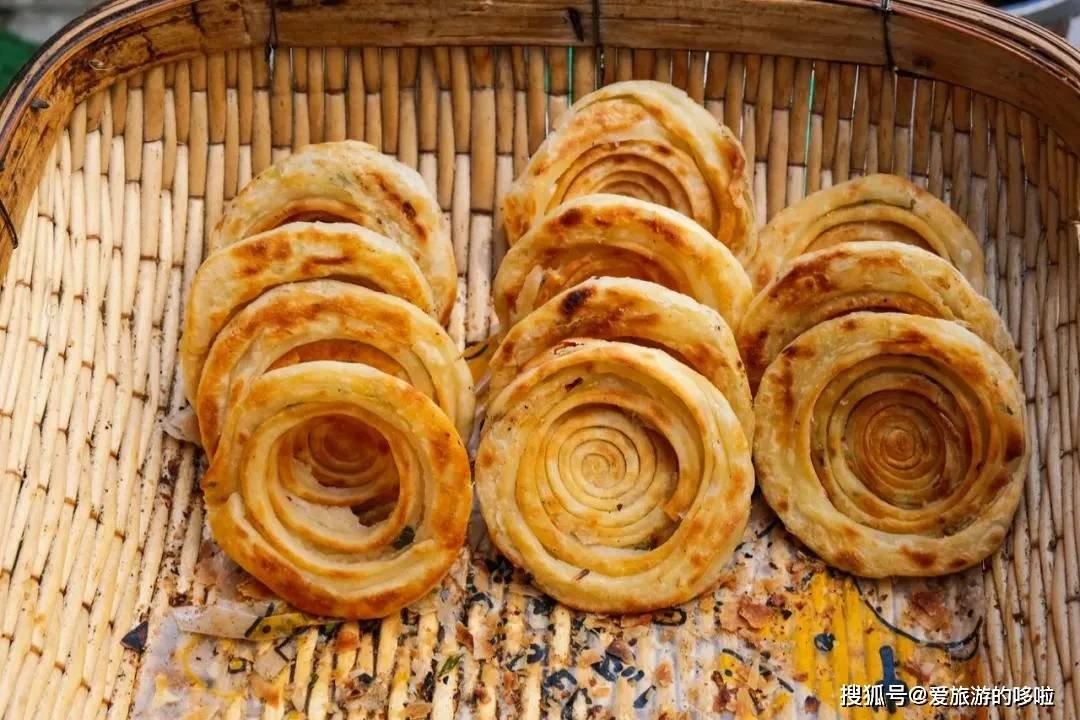 北国最有韵味的老城，十里银杏火上热搜！济南，请你秋天来！