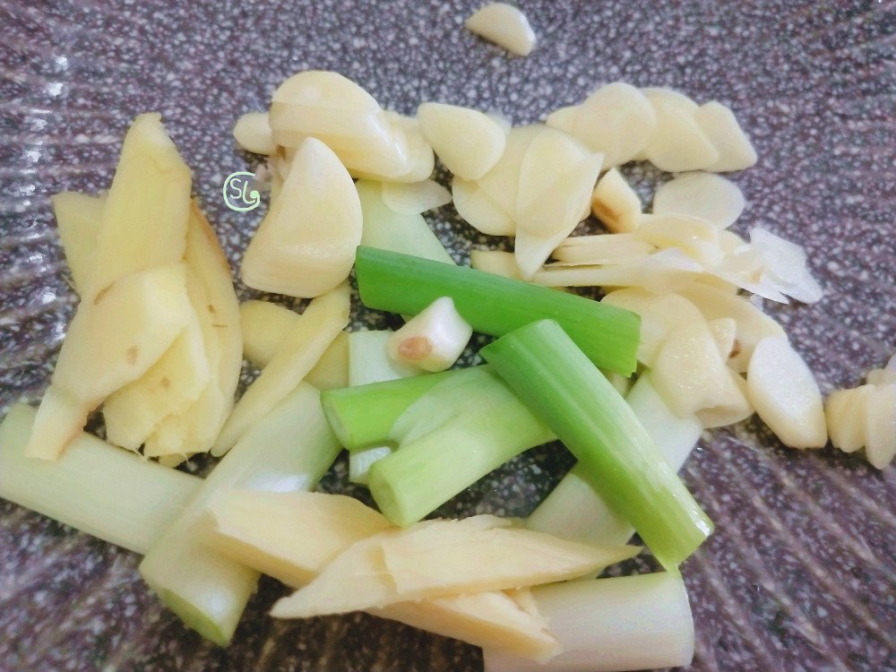 这才是鸡腿解馋做法，好吃下饭，一次一盘不够吃，做法很简单