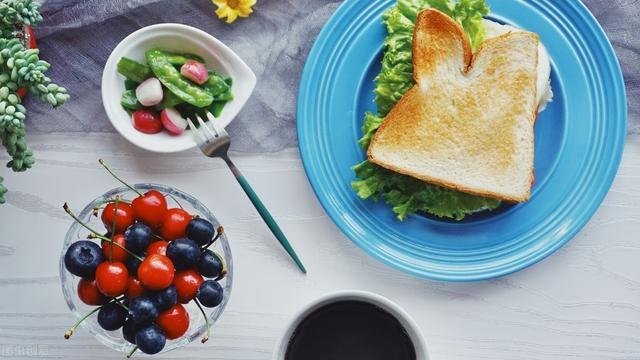 错误的晚餐，让你越吃越胖！4个晚餐原则，你吃对了吗？