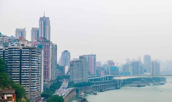 重庆洪崖洞：有景有烟火气息有美食，来过第一次就会再来第二次！