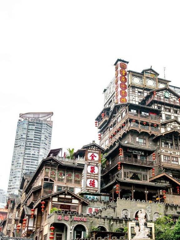 重庆洪崖洞：有景有烟火气息有美食，来过第一次就会再来第二次！