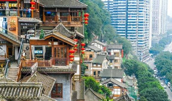 重庆洪崖洞：有景有烟火气息有美食，来过第一次就会再来第二次！