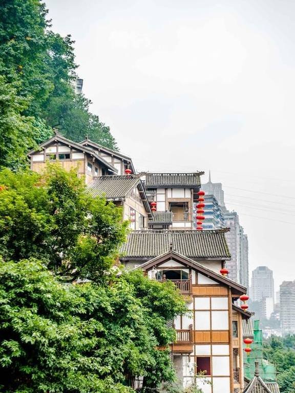 重庆洪崖洞：有景有烟火气息有美食，来过第一次就会再来第二次！