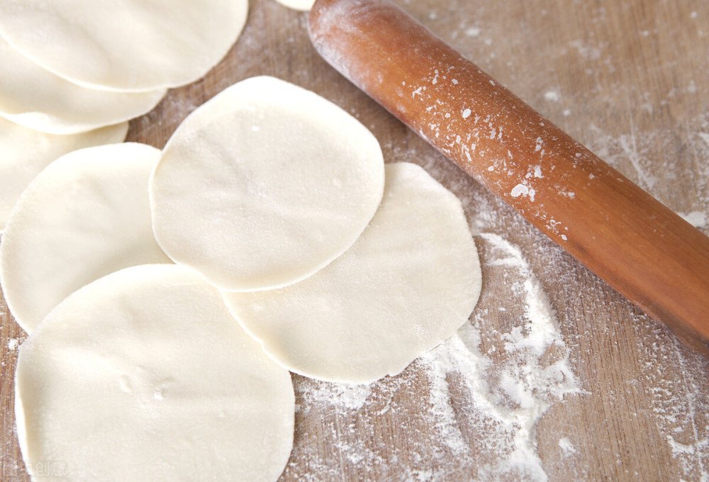 夏天，用它包饺子太香了，农村多到吃不完，比韭菜馅香，比肉馅好吃