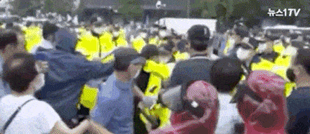 日韩疫情二次大爆发!日本明星大面积感染,万人集会搞垮首尔 日韩疫情二次大爆发!日本明星大面积感染,万人集会搞垮首尔