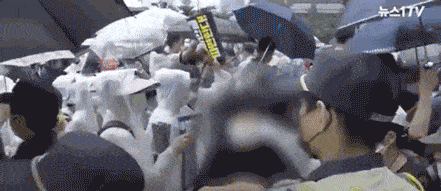 日韩疫情二次大爆发!日本明星大面积感染,万人集会搞垮首尔 日韩疫情二次大爆发!日本明星大面积感染,万人集会搞垮首尔