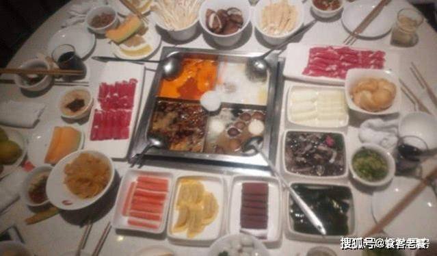 原创日本人吃海底捞，结账时愣住问了个问题，网友：每次去也有此疑问