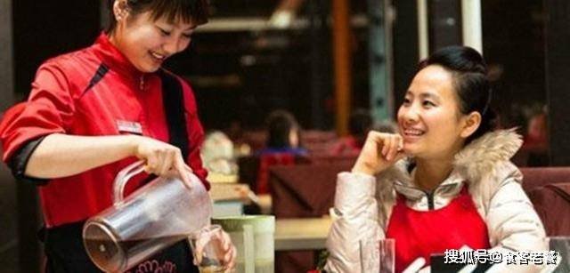 原创日本人吃海底捞，结账时愣住问了个问题，网友：每次去也有此疑问