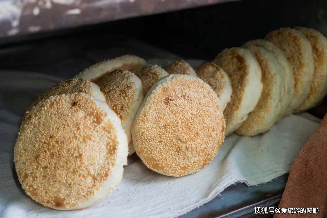 3蚊/个!这份藏在城中村的泥炉烧饼,地道的河南味儿~ 3蚊/个!这份藏在城中村的泥炉烧饼,地道的河南味儿~