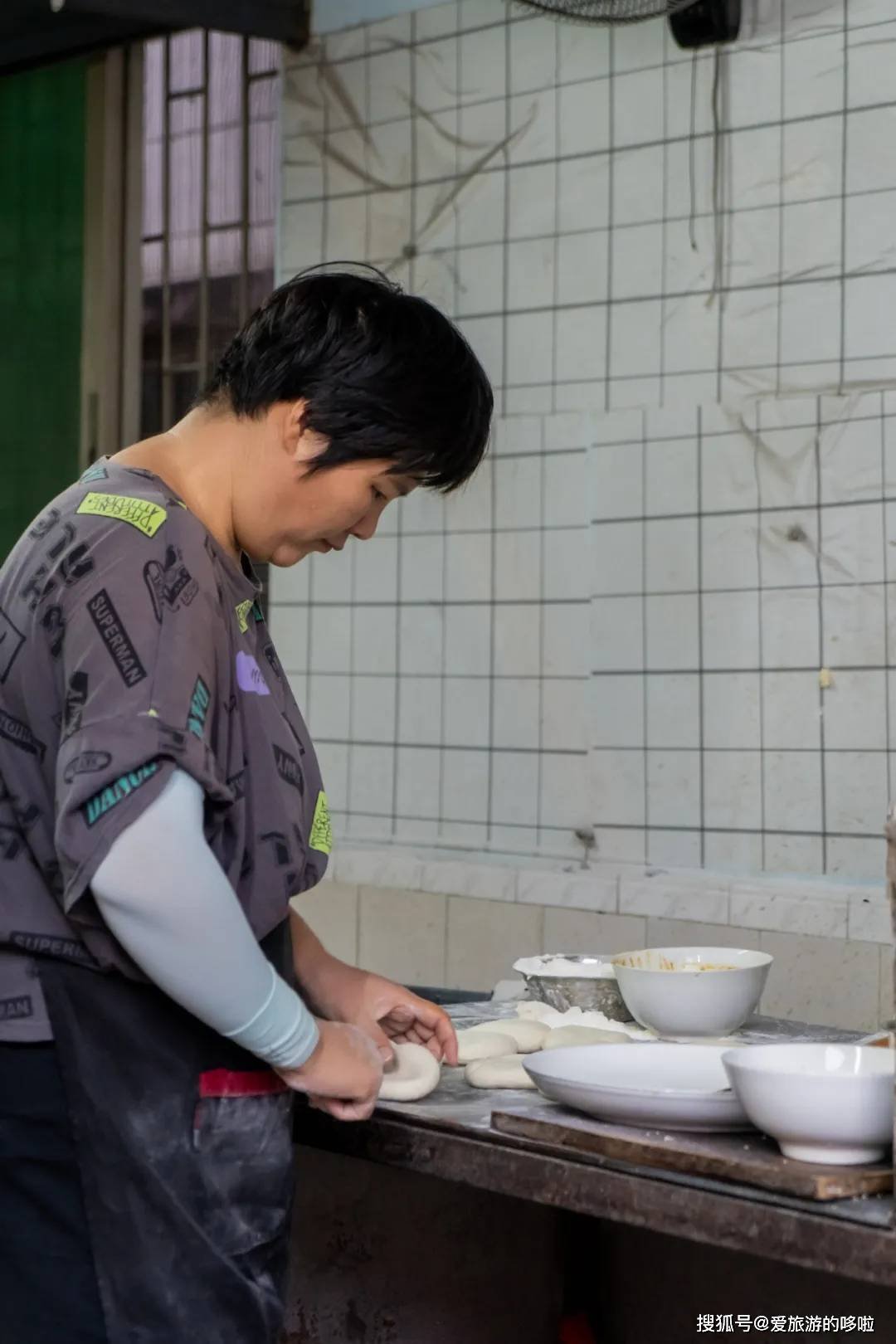 3蚊/个!这份藏在城中村的泥炉烧饼,地道的河南味儿~ 3蚊/个!这份藏在城中村的泥炉烧饼,地道的河南味儿~