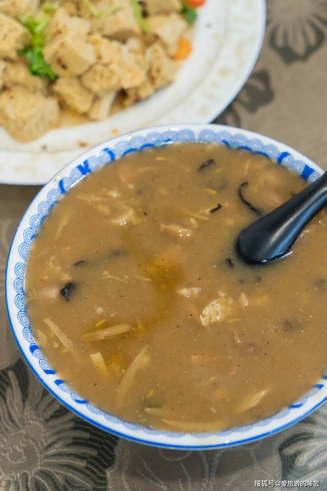 3蚊/个!这份藏在城中村的泥炉烧饼,地道的河南味儿~ 3蚊/个!这份藏在城中村的泥炉烧饼,地道的河南味儿~