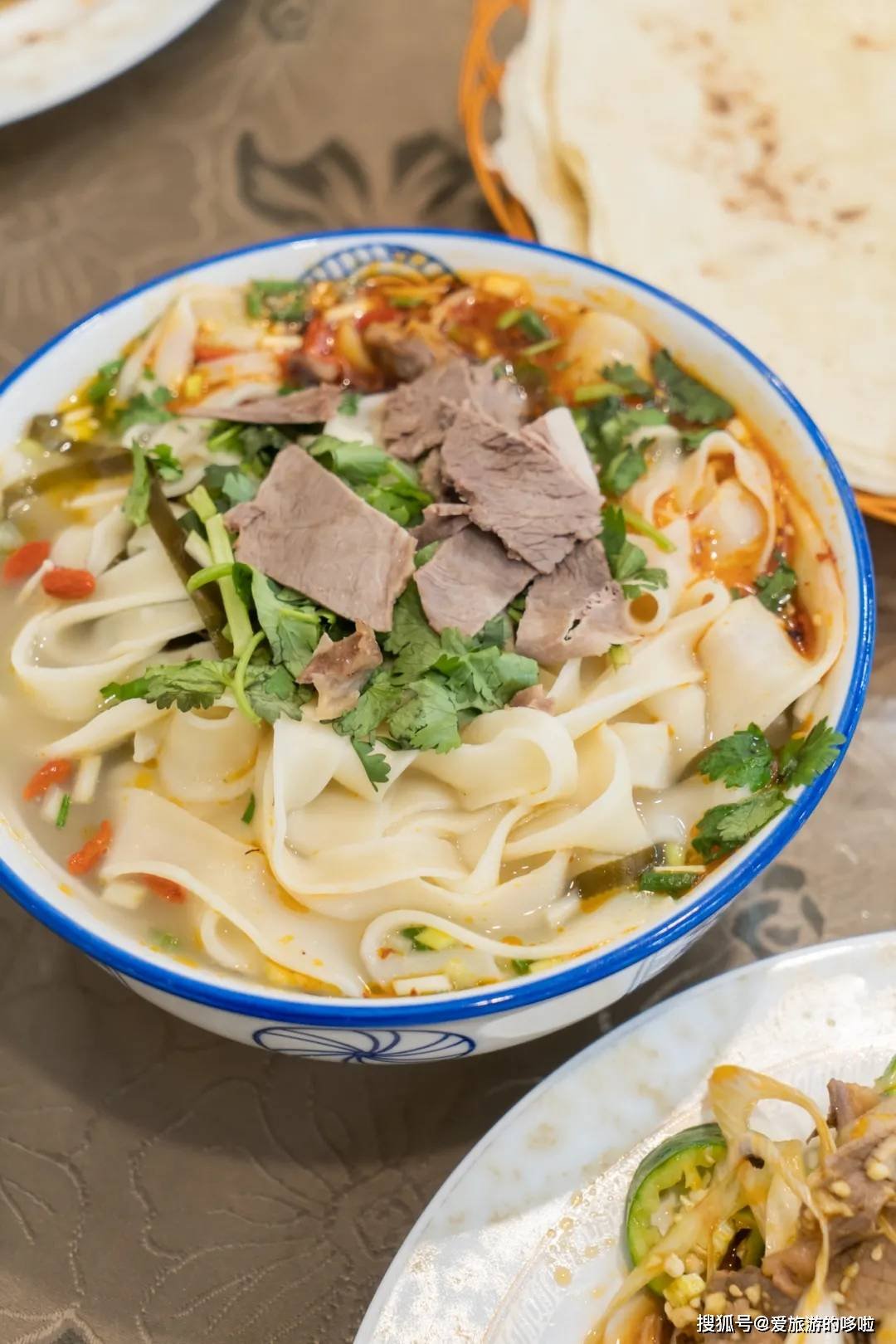 3蚊/个!这份藏在城中村的泥炉烧饼,地道的河南味儿~ 3蚊/个!这份藏在城中村的泥炉烧饼,地道的河南味儿~