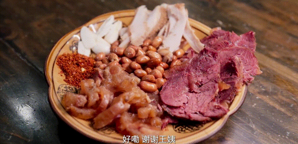 下饭神剧来了!挖出30座城的街头绝版美食,高能不断,太上头了! 下饭神剧来了!挖出30座城的街头绝版美食,高能不断,太上头了!