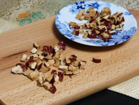 南瓜红枣天生一对,隔三差五吃一次,补气血还养胃,女人要常吃 南瓜红枣天生一对,隔三差五吃一次,补气血还养胃,女人要常吃