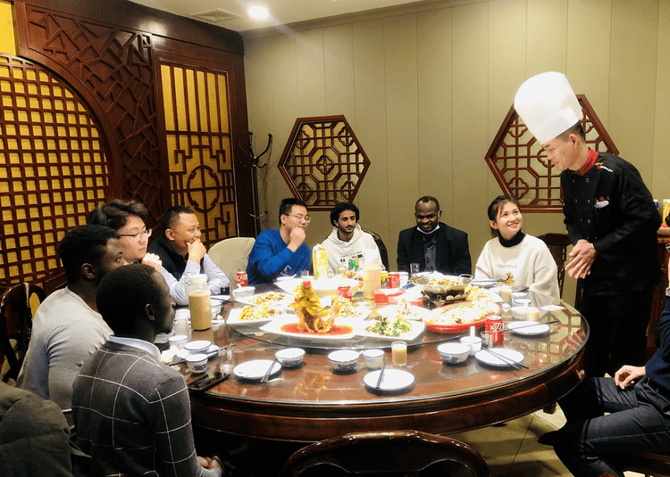 学做一道新鲁菜海外食客体验独特魅力