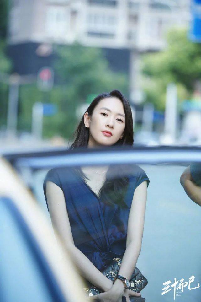 《三十而已》顾佳太有品位！示范时髦职场轻熟穿搭，气质高级有味