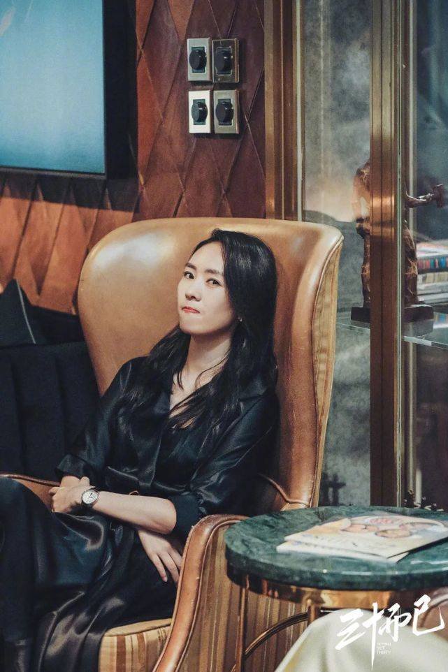 《三十而已》顾佳太有品位！示范时髦职场轻熟穿搭，气质高级有味