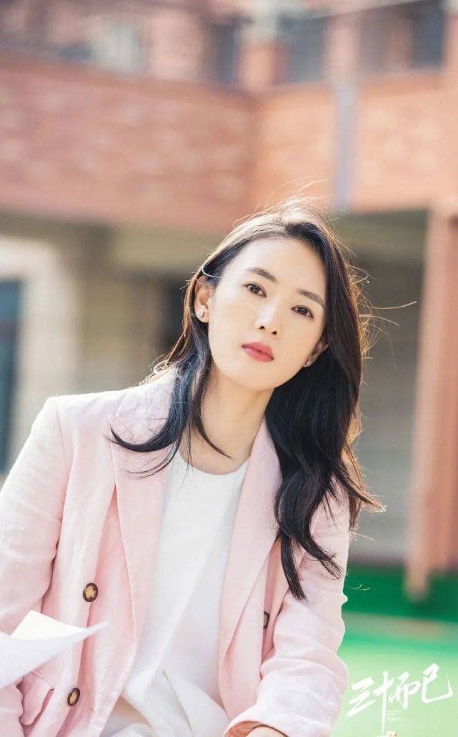 《三十而已》顾佳太有品位！示范时髦职场轻熟穿搭，气质高级有味