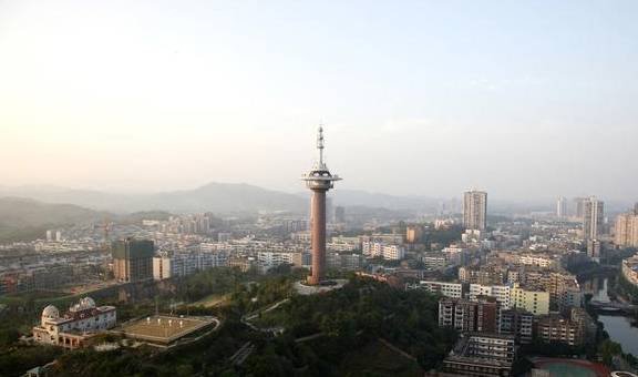 这里是重庆人打卡的地方，有山有水有美食，被称为网红城市后花园