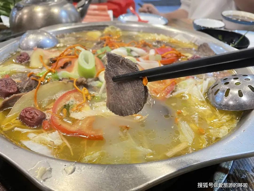 酥油茶、奶渣饼、牦牛酸奶,川西真的太太太好吃了! 酥油茶、奶渣饼、牦牛酸奶,川西真的太太太好吃了!