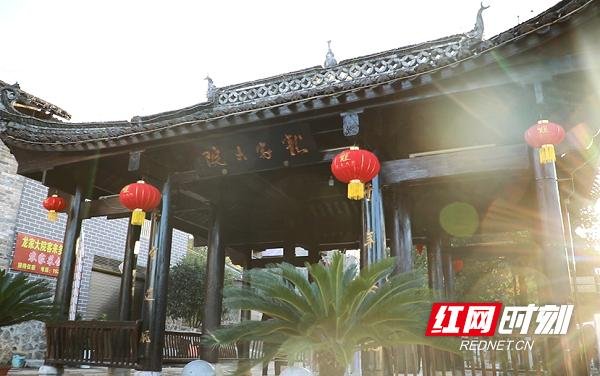 新田：乡村旅游专线开进龙家大院景区