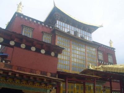 噶丹·松赞林寺